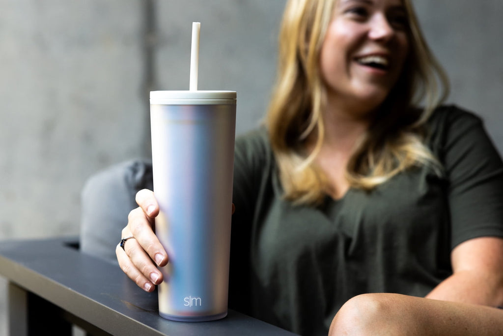 Simple Modern 24 fl oz Double Wall Plastic Classic Tumbler with Straw|Opalescent 8BV4