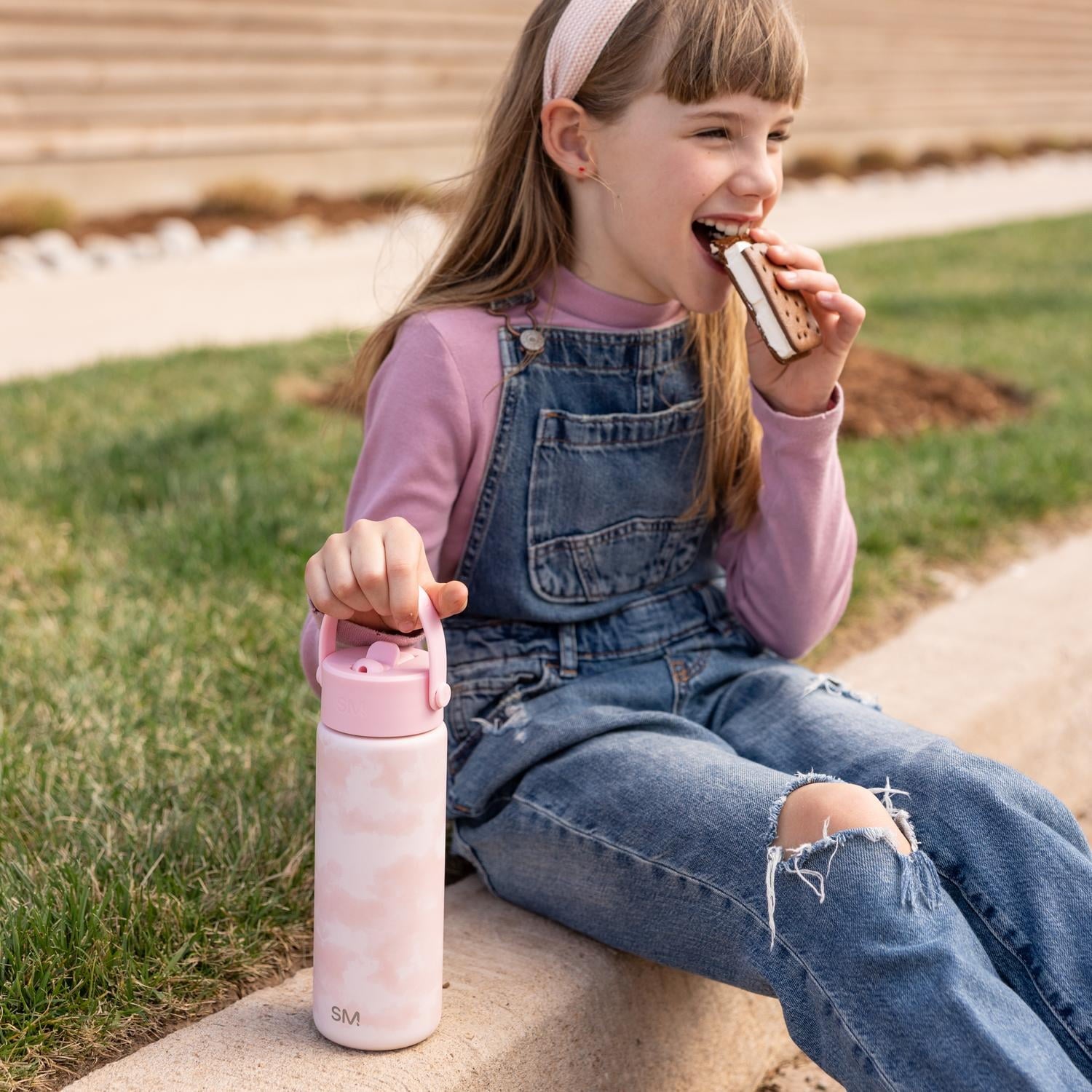 Simple Modern 18 fl oz Insulated Stainless Steel Summit Wide Mouth Water Bottle with Handle and Straw Lid|Black and White Checkmate YNCR