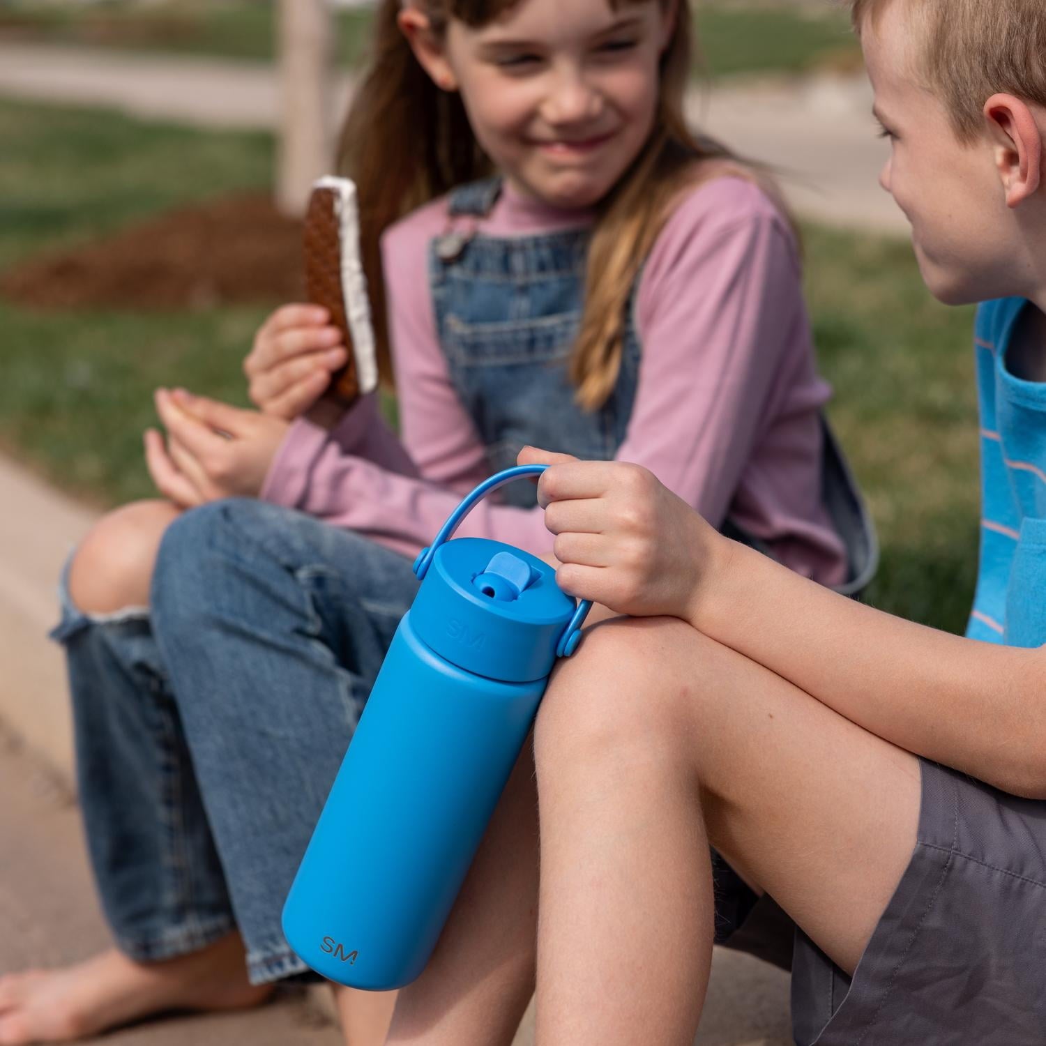 Simple Modern 18 fl oz Insulated Stainless Steel Summit Wide Mouth Water Bottle with Handle and Straw Lid|Black and White Checkmate YNCR