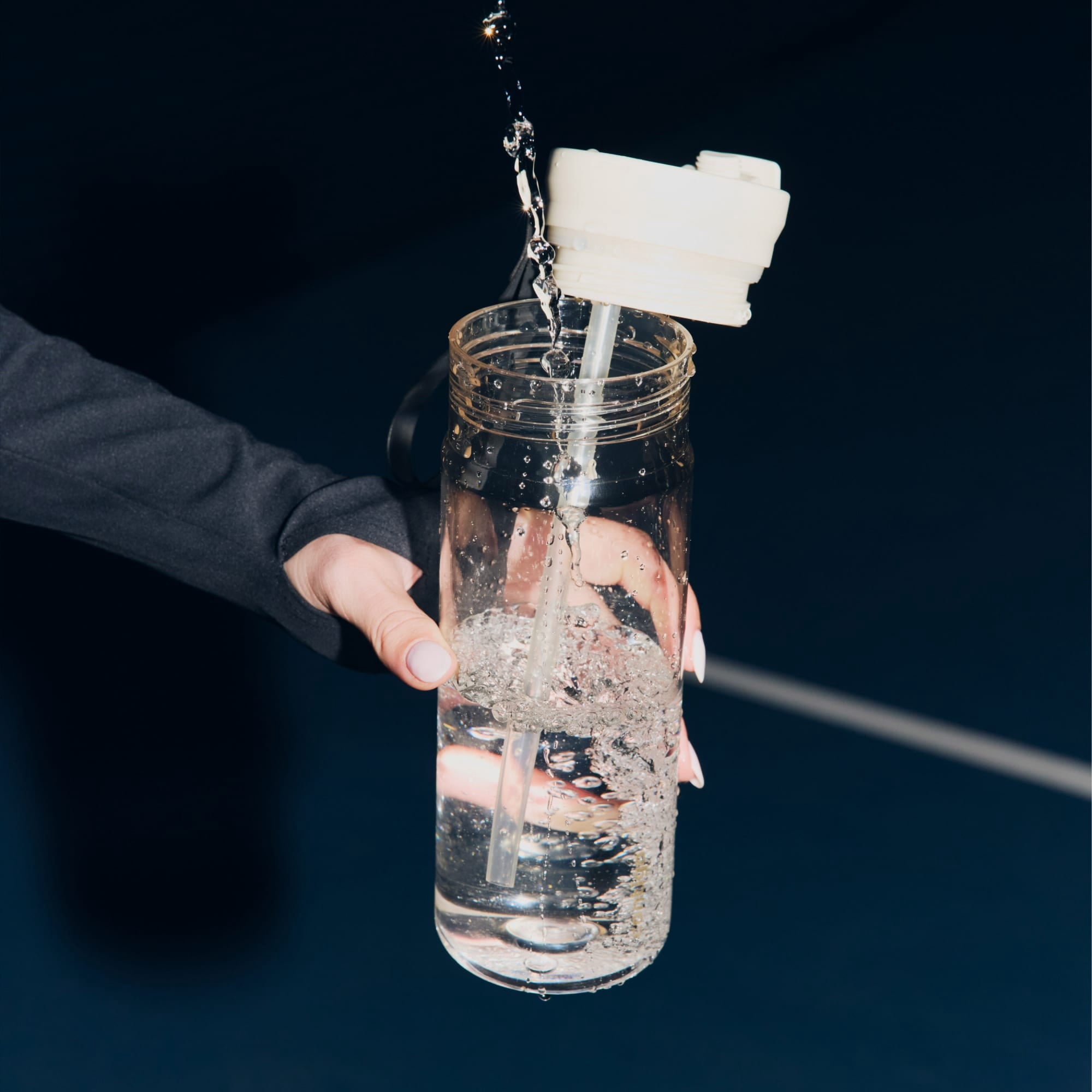 Contigo DualSip Leakproof Plastic Reusable Water Bottle with Carrying Strap, Cream/Clear, 28 oz J4IP