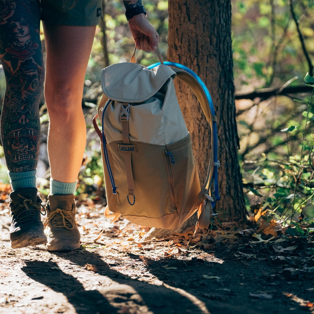 CamelBak Arête™ 18 Hydration Pack 50 oz, Canyon Clay HRNS