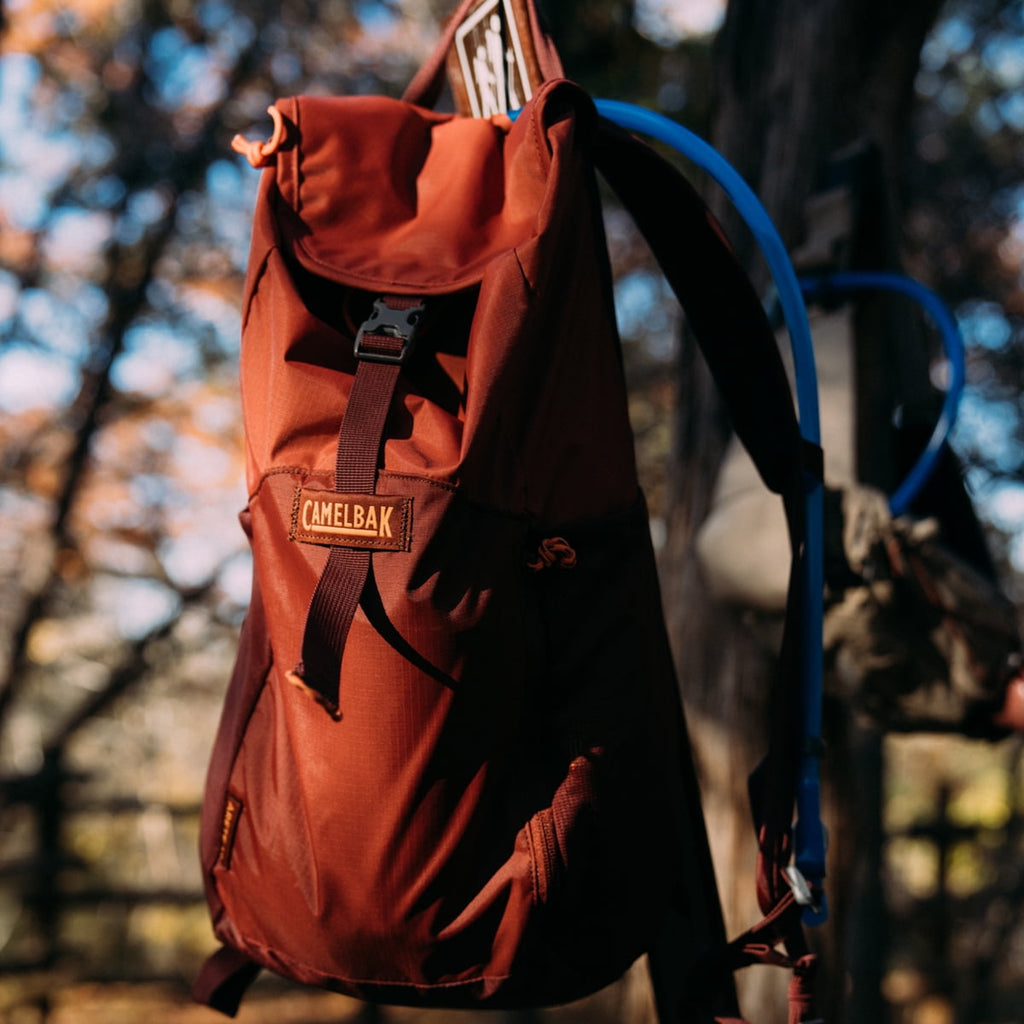 CamelBak Arête™ 18 Hydration Pack 50 oz, Canyon Clay HRNS