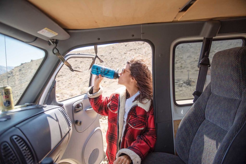 Camelbak Thrive™ Chug 50oz Water Bottle, Charcoal Q8F8