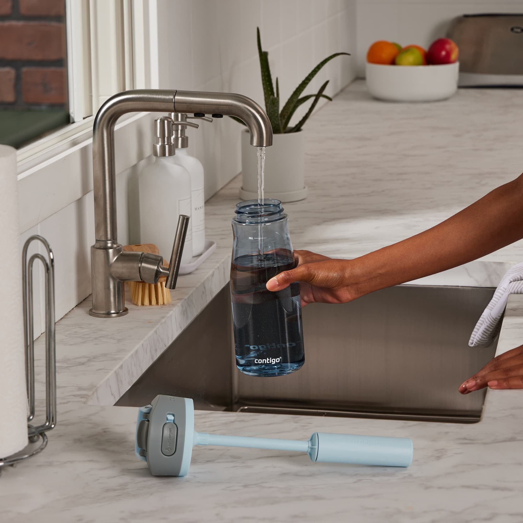 Contigo Wells Plastic Filter Water Bottle with AUTOSPOUT Straw Lid, 32 oz., Dark Ice 1YH4