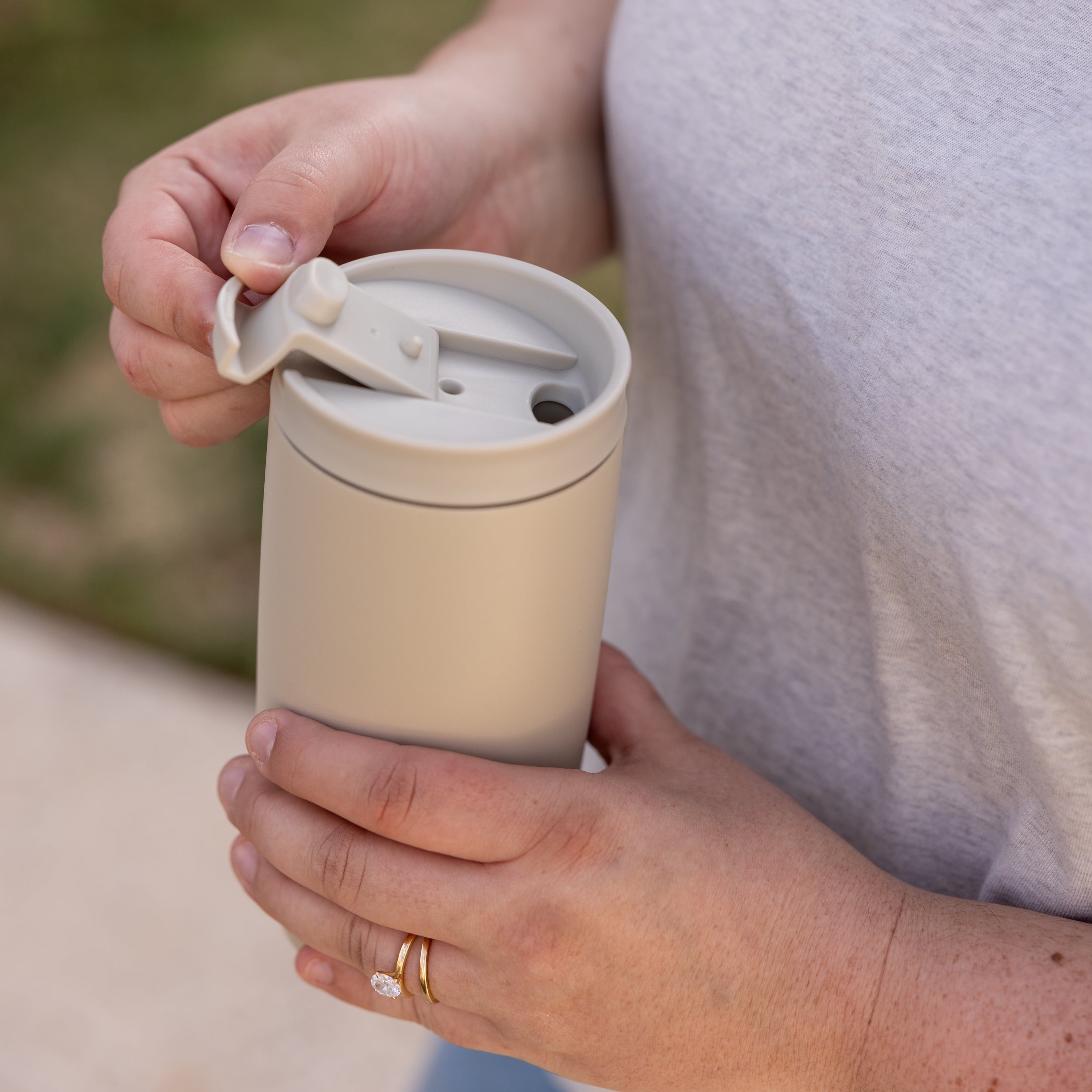 Simple Modern 16 fl oz Insulated Stainless Steel Voyager Coffee Tumbler with Insulated Flip Lid 5UBE