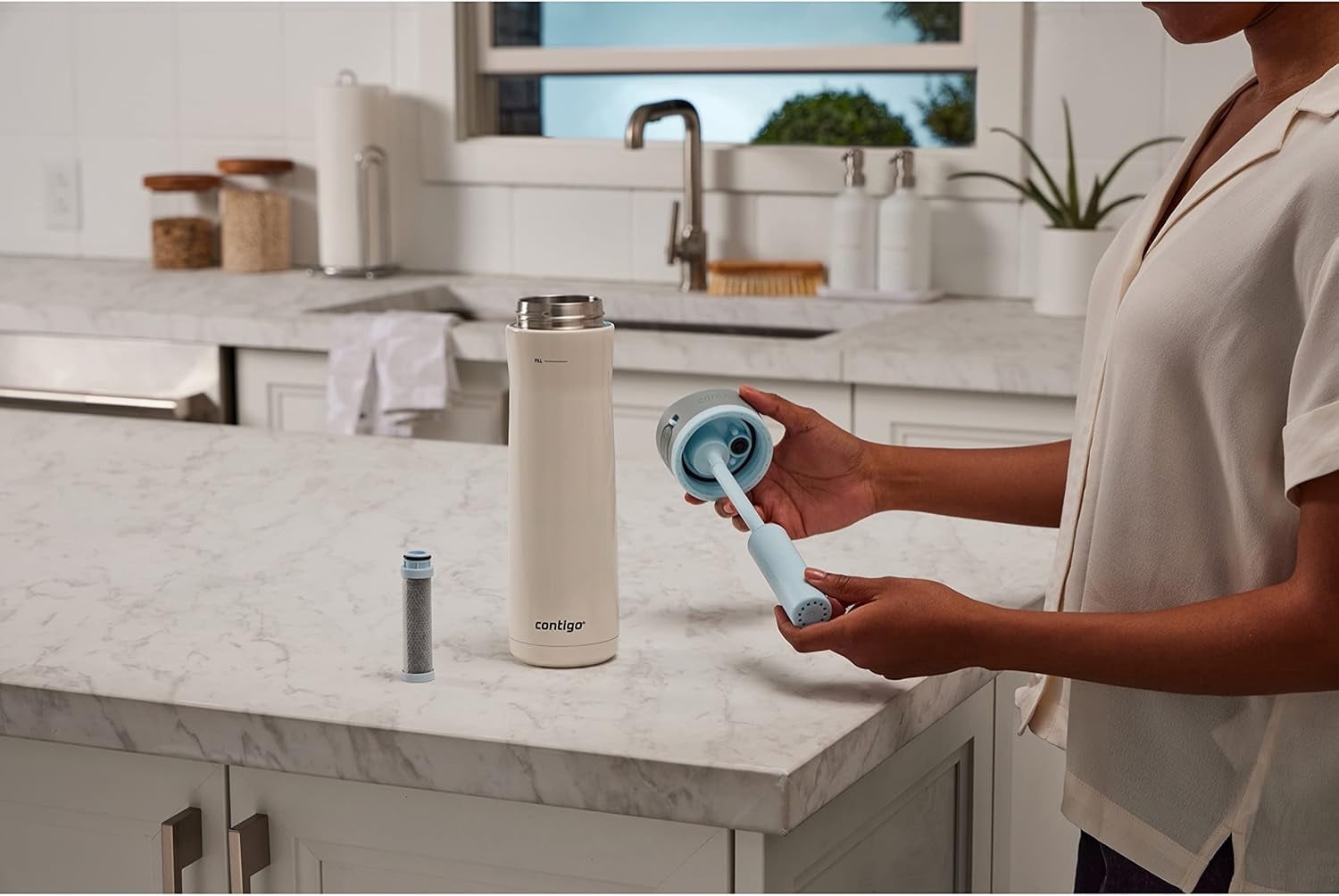 Contigo 24 oz. Wells Chill Stainless Steel Filter Water Bottle - Salt ECQ6