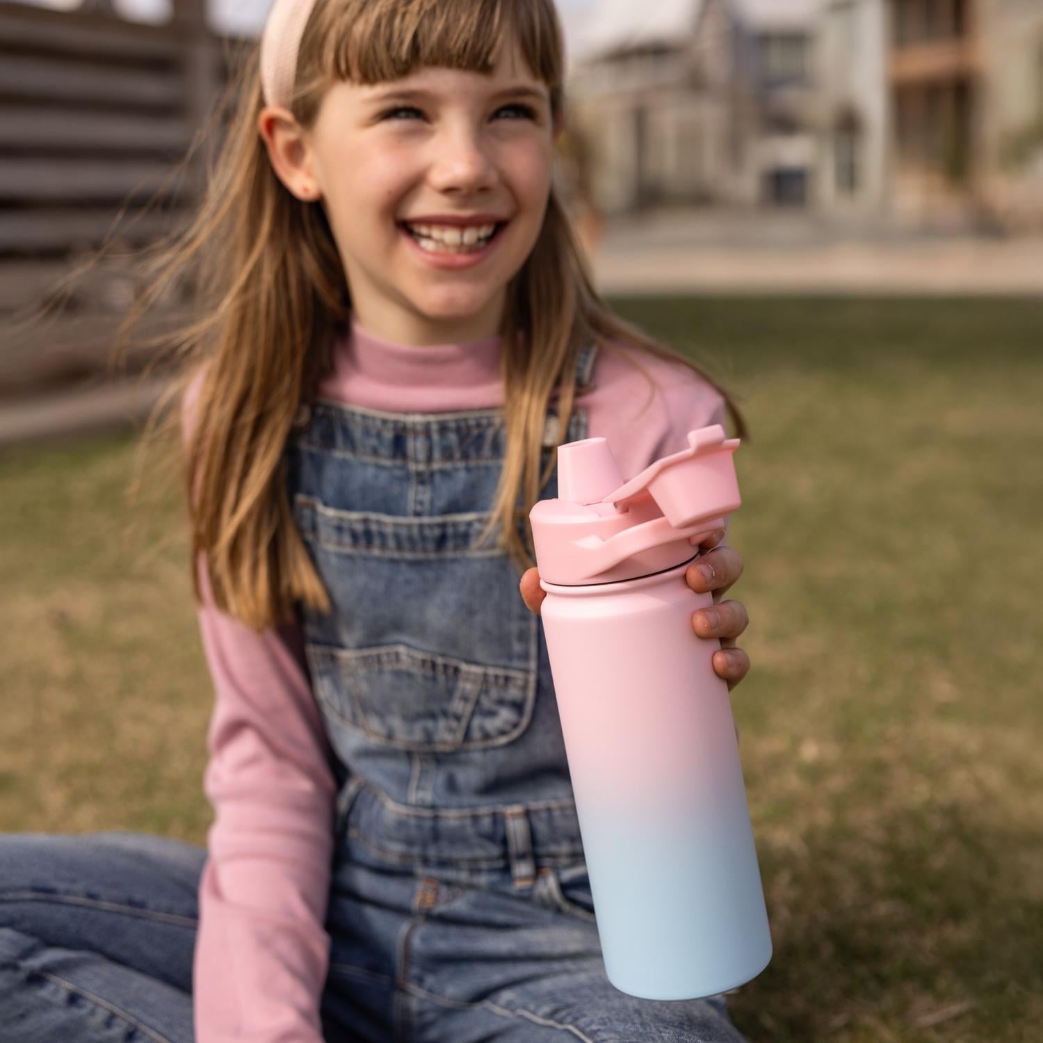 Simple Modern 18 fl oz Insulated Stainless Steel Summit Water Bottle with Covered Silicone Straw Lid | Sweet Taffy C5MR