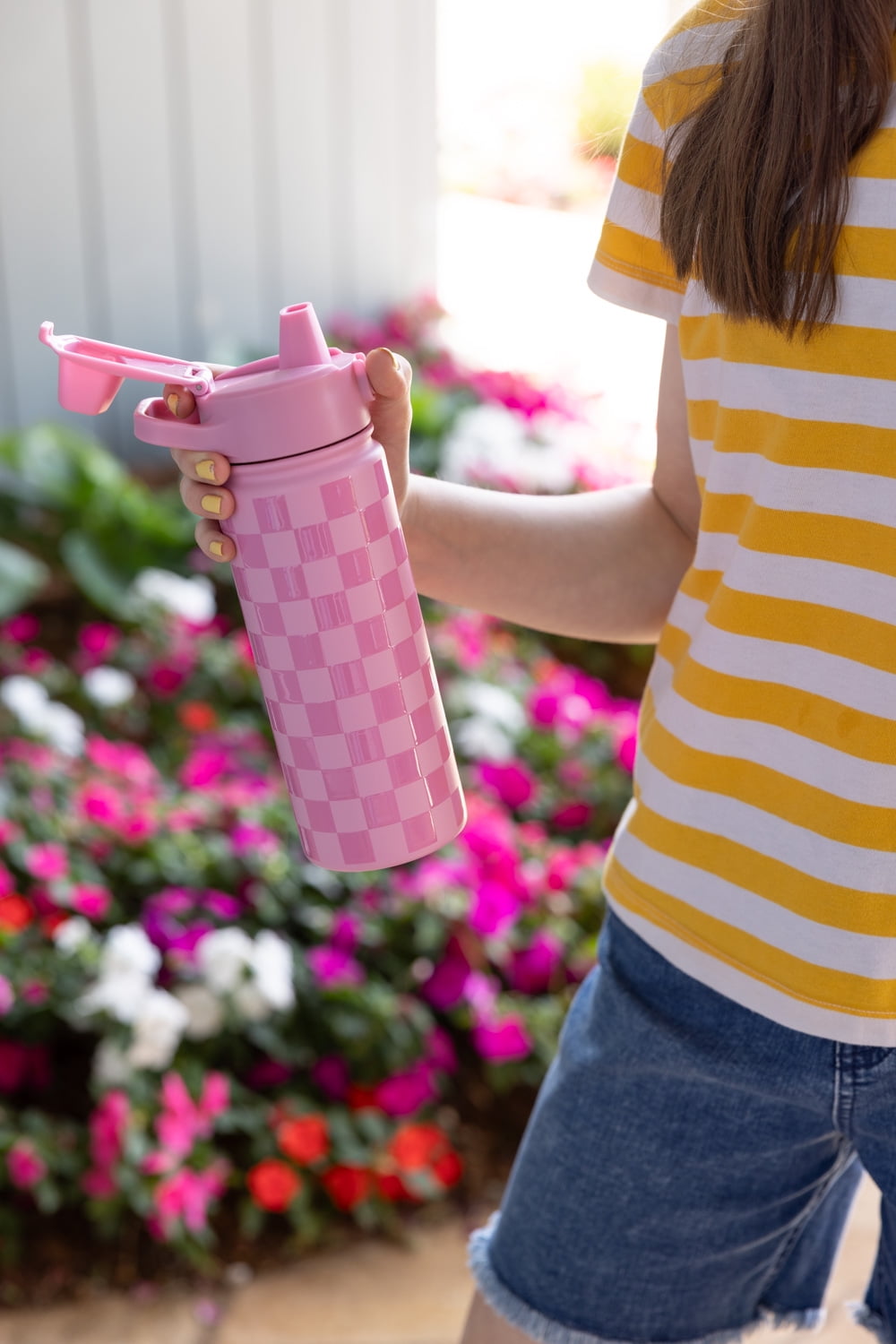 Simple Modern 18 fl oz Insulated Stainless Steel Summit Water Bottle with Covered Silicone Straw Lid | Sweet Taffy C5MR